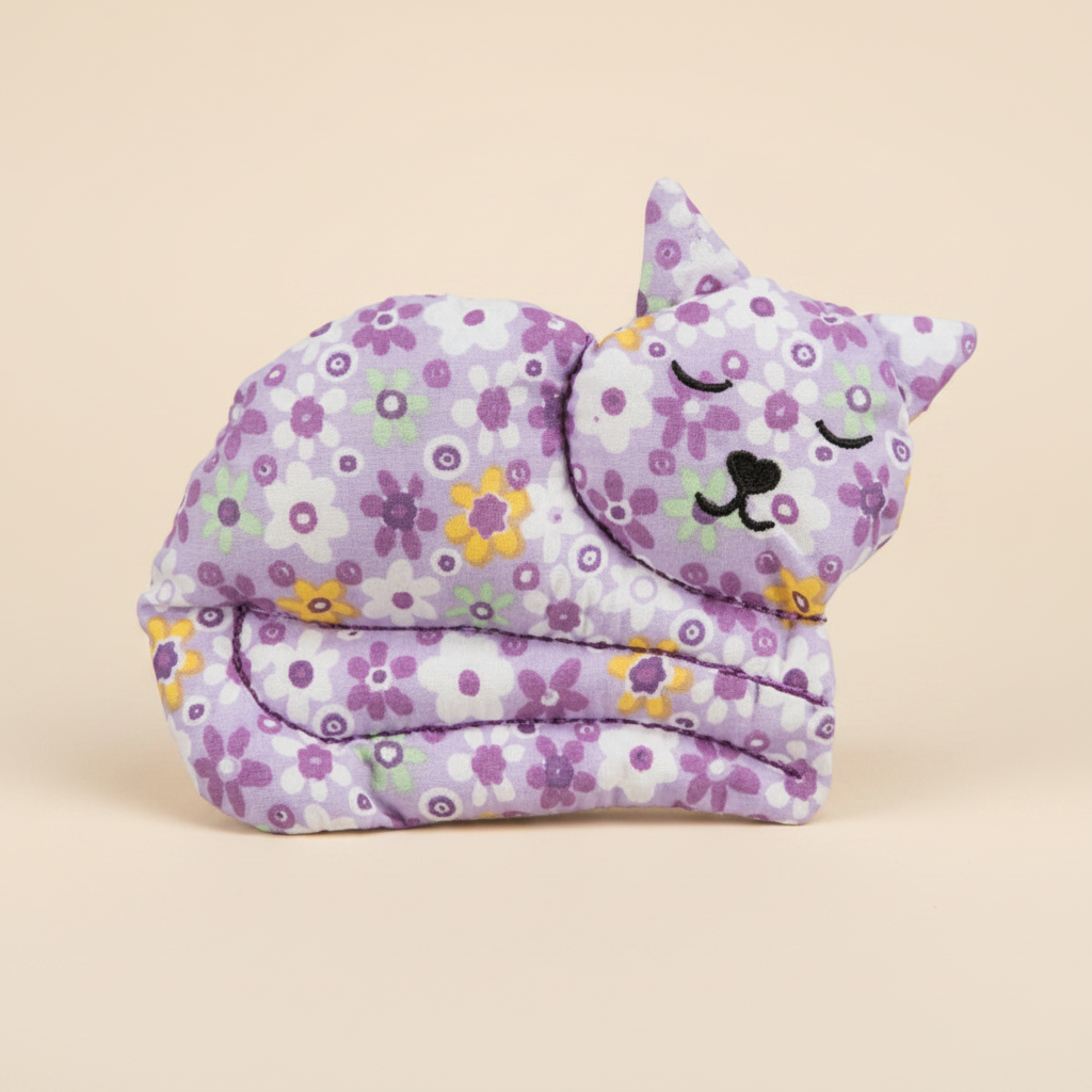 Baldrian Stoffkatze Lila Blumen